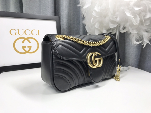 激安グッチバッグコピー背面デザイン